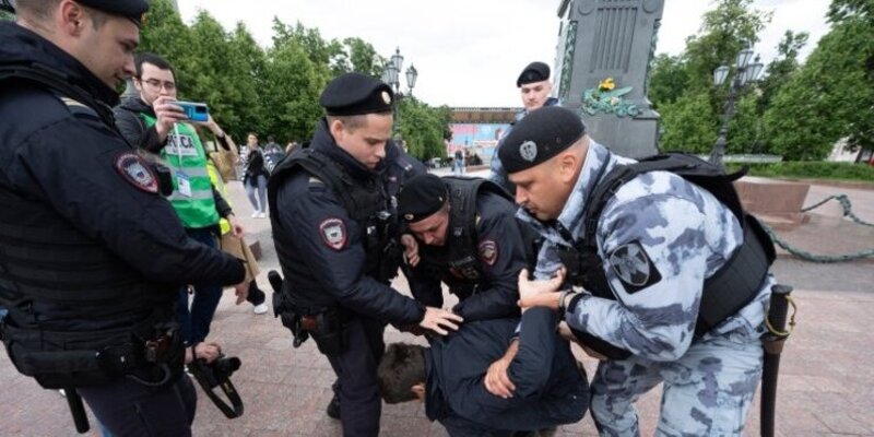 Lebih dari 100 Pendukung Pemimpin Oposisi Rusia Ditangkap