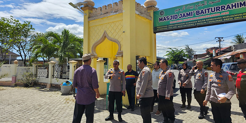 Sambut Hari Bhayangkara, Polda Aceh Revitalisasi Makam Syiah Kuala dan Masjid Baiturahim