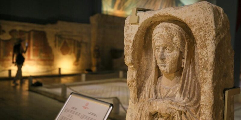 Italia Kembalikan Prasasti Makam Berusia 1.800 Tahun ke Turkiye