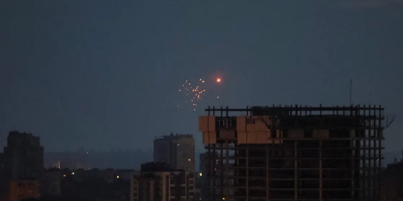 Rusia Luncurkan Serangan Udara di Kyiv Beberapa Jam Sebelum KTT NATO
