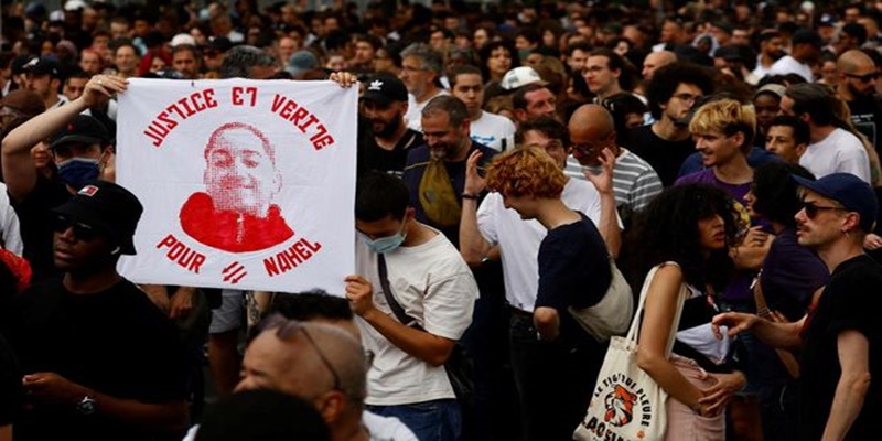 Polisi Prancis yang Tembak Remaja dapat Sumbangan Dana Lebih Banyak, Keluarga Korban Sakit Hati