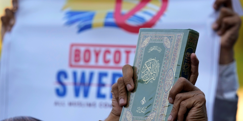 Protes Pembakaran Kitab Suci, Kuwait Cetak 100 Ribu Al Quran dalam Bahasa Swedia