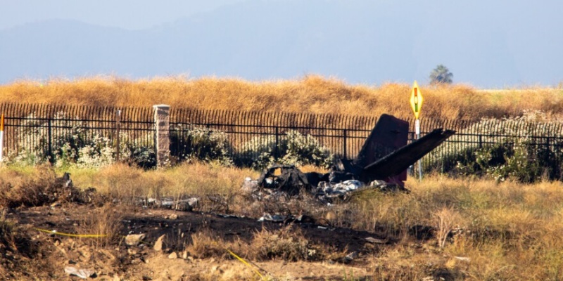 Pesawat Cessna Jatuh di Dekat Bandara California, Enam Orang Meninggal