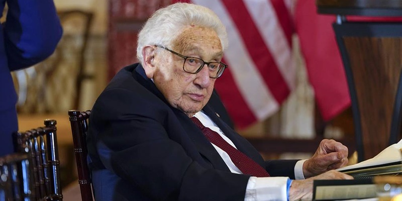 Di Beijing, Henry Kissinger Curhat Soal Hubungan Diplomatik dengan Menhan China