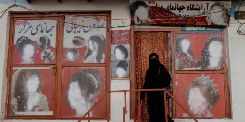 Taliban Perintahkan Penutupan Salon Kecantikan di Afghanistan