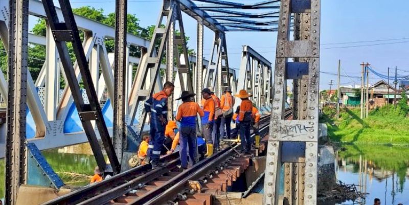 Usai Tabrakan KA Brantas, DJKA Minta Pemkot Larang Truk Melintas di Perlintasan Madukoro Semarang