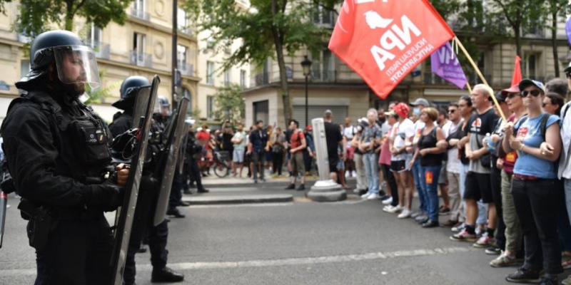 Pemerintah Larang Aksi Protes, Warga Prancis: Seperti Menyiram Api dengan Bensin