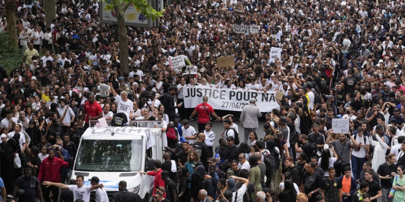 Aksi <i>"Justice for Nahel"</i> jadi Kerusuhan Terburuk Prancis sejak Protes Rompi Kuning