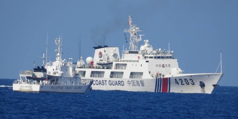 Kapal Penjaga Pantai China Terus Ganggu Filipina di Laut China Selatan