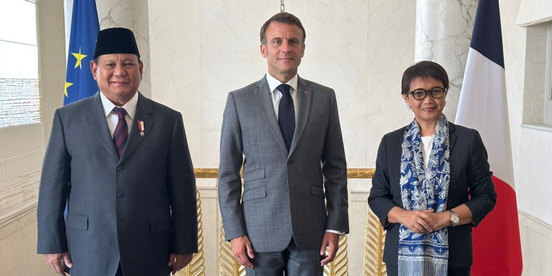 Prabowo, Retno dan Macron Gelar Pertemuan Tertutup di Istana Élysée