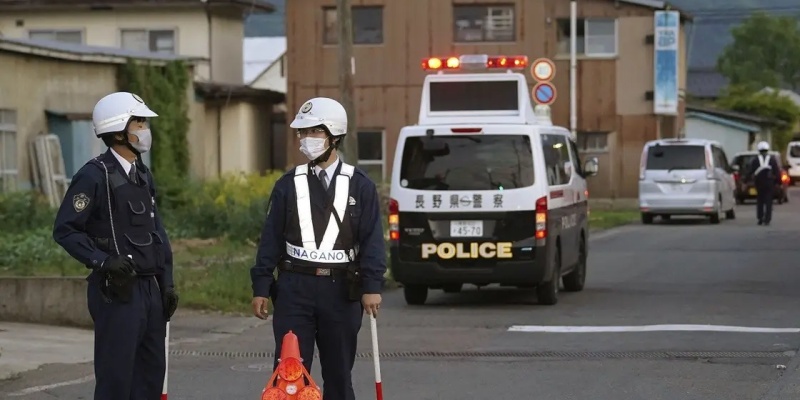 Pria Jepang Ditangkap Usai Tusuk Tiga Orang dalam Kereta