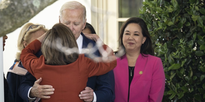 Dukung Pencalonan Kembali Joe Biden Meskipun Usianya Sudah Tua, Pelosi: Dia Masih Kecil