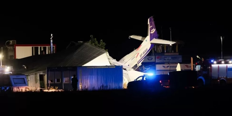 Pesawat Cessna Jatuh ke Pusat Skydiving, Lima Orang Meninggal