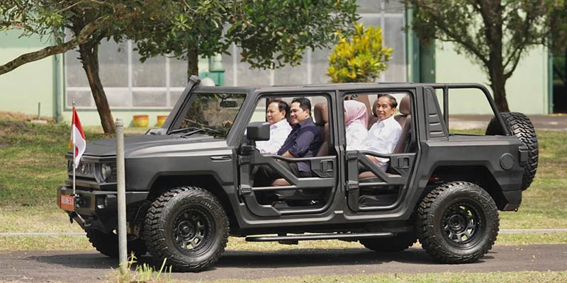 Makin Mesra, Prabowo-Erick Sopiri Presiden dan Ibu Negara Naik Mobil Maung
