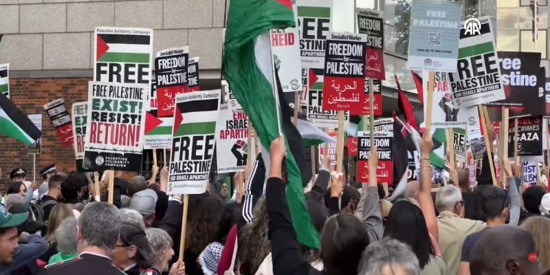 Ribuan Demonstran Geruduk Kedubes Israel di London