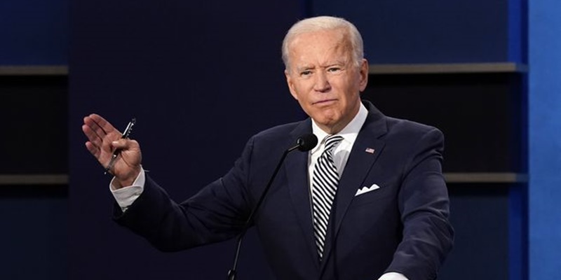 Joe Biden Batasi Investasi AS di Sektor Teknologi Tinggi China