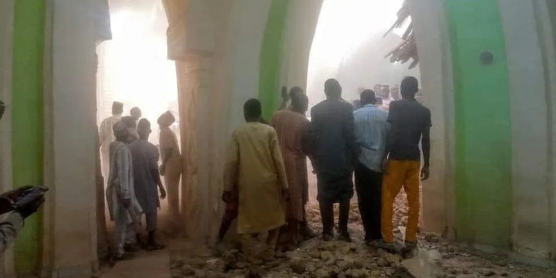 Masjid Nigeria Roboh Saat Sholat Jumat, Tujuh Jemaah Tewas