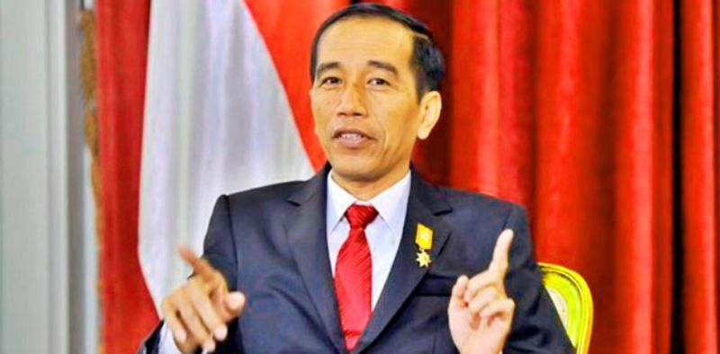 Pilih Kerja, Jokowi Tak Banyak Komentar Relawan Laporkan Rocky Gerung ke Polisi