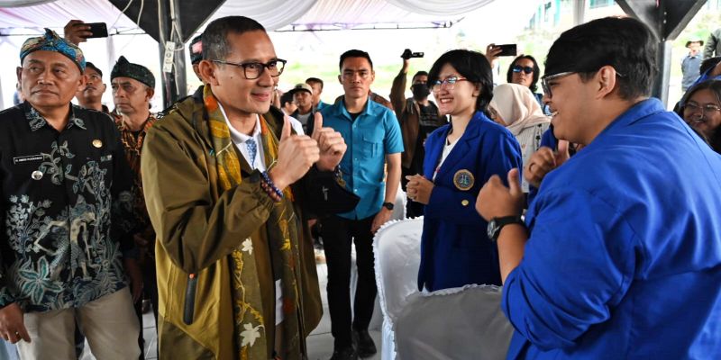 Sandiaga Uno Salurkan DPUP bagi Lima Desa Wisata di Jawa Barat