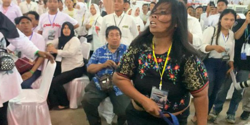 Wanita di Medan Nekat Lempar Sendal ke Jokowi, Natalius Pigai: Tensi Politik Tinggi