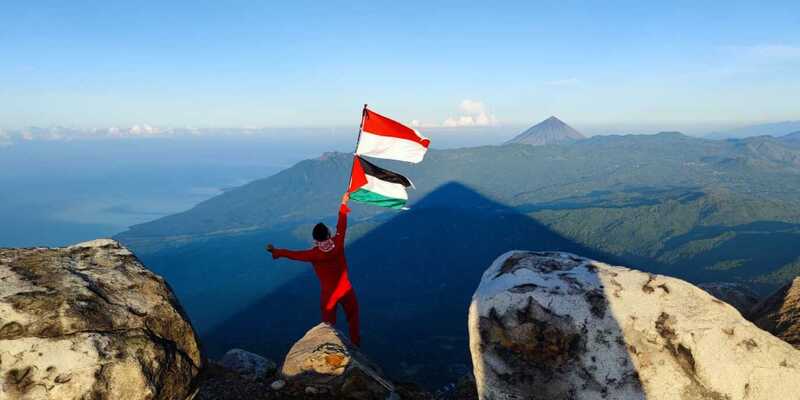 Makan Waktu Dua Tahun dan Biaya Ratusan Juta, Ini Alasan Aktivis Mendaki 111 Gunung untuk Palestina