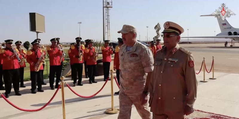 Penuhi Undangan Khalifa Haftar, Pejabat Militer Rusia Kunjungi Libya