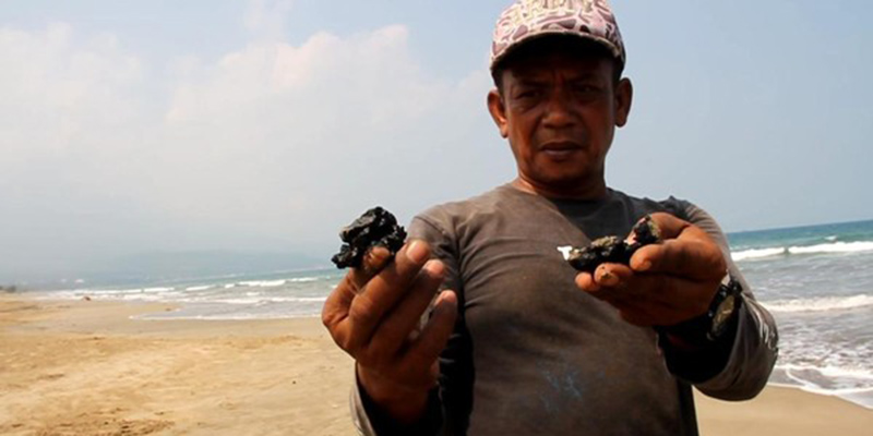 Desak Pengusutan Limbah di Pantai Kedu Warna, Walhi Lampung: Harus Ada Upaya Penegakan Hukum