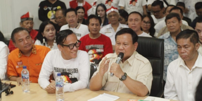 Kepada Relawan, Prabowo Minta Junjung Tinggi Demokrasi Kekeluargaan