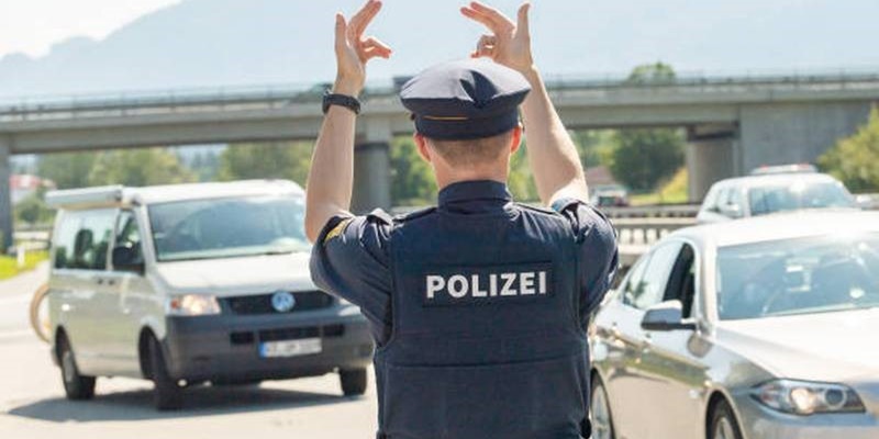 Cegah Masuknya Imigran Gelap, Austria Bekali Polisi Perbatasan dengan Alat Deteksi Jantung