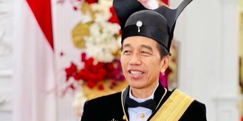 Upacara Detik-detik Proklamasi HUT RI, Presiden Jokowi Pakai Baju Adat Raja Surakarta