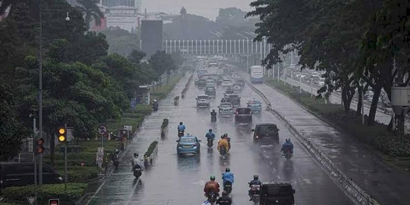 Prakiraan BMKG: Sebagian Wilayah Jakarta Hujan Disertai Angin Kencang Rabu Sore