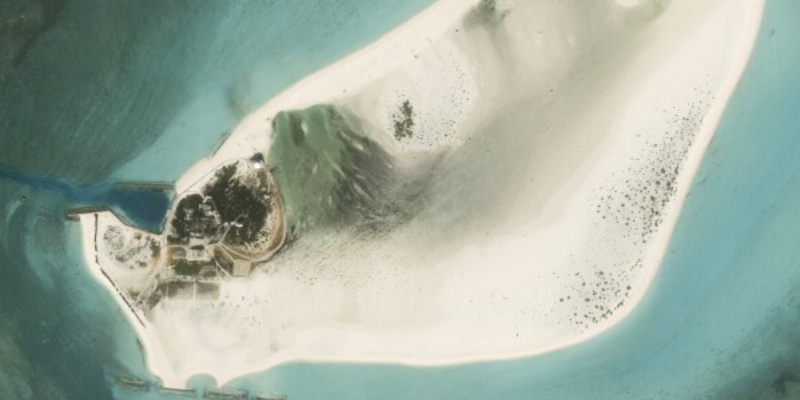 Foto Satelit: China Bangun Landasan Pacu di Pulau Sengketa Laut China Selatan