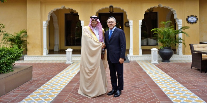 Perkuat Kemitraan, Zulhas Dialog Bilateral Bersama Mendag UEA dan Arab Saudi di India