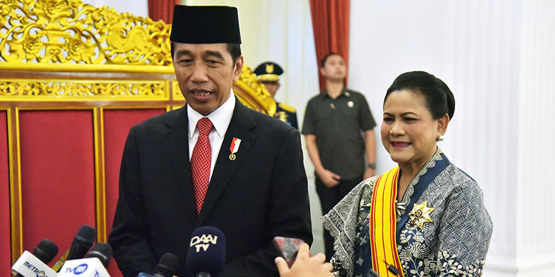 Jokowi Anugerahkan Tanda Kehormatan kepada Sang Istri dan Sejumlah Tokoh