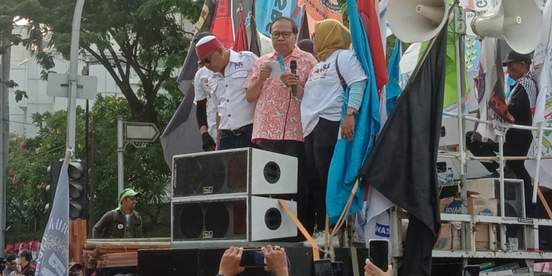Bandingkan dengan Soeharto, RR: Jokowi Tampang Merakyat tapi Hati Oligarki
