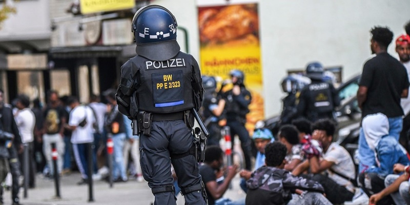 Lusinan Orang di Jerman Terluka, Termasuk 26 Petugas Polisi dalam Kerusuhan Festival Eritrea