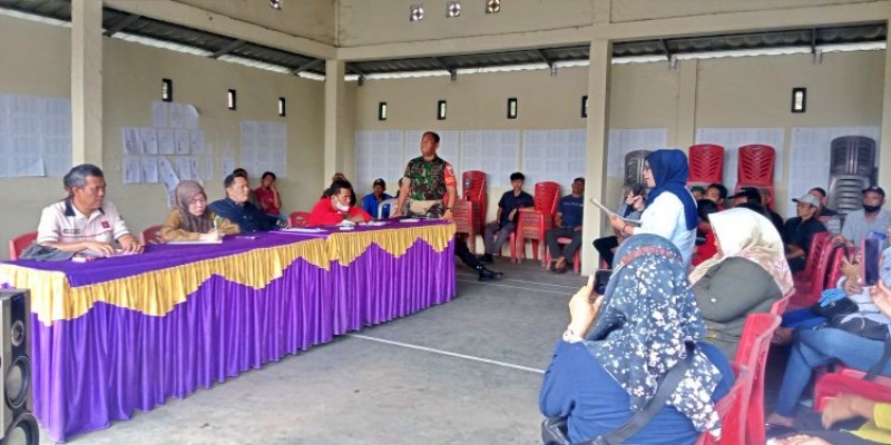 Geruduk Kantor Desa, Emak-emak Pertanyakan Transparansi Dana Kompensasi Debu