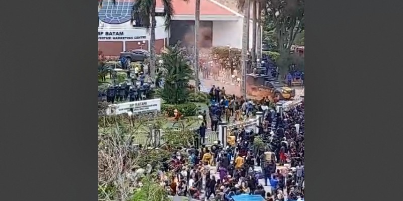 Polisi Bintang Satu jadi Korban Kericuhan Unjuk Rasa di BP Batam