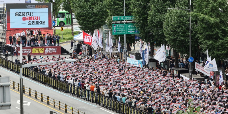 Minta Naik Gaji, 13 Ribu Pekerja Kereta Api Korsel Mogok Kerja