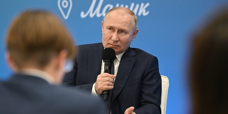 Putin Dukung Pelajar Rusia Belajar Bahasa Asia