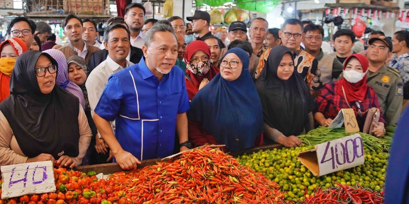 Mendag Zulhas Tinjau Pasar Flamboyan, Harga Bapok Stabil Cenderung Turun