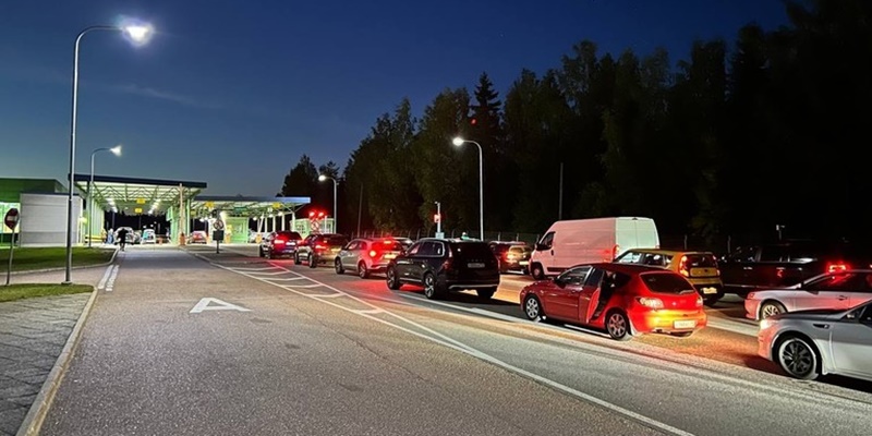 Hindari Penyitaan, Rusia Larang Warga Gunakan Mobil Pribadi ke Finlandia
