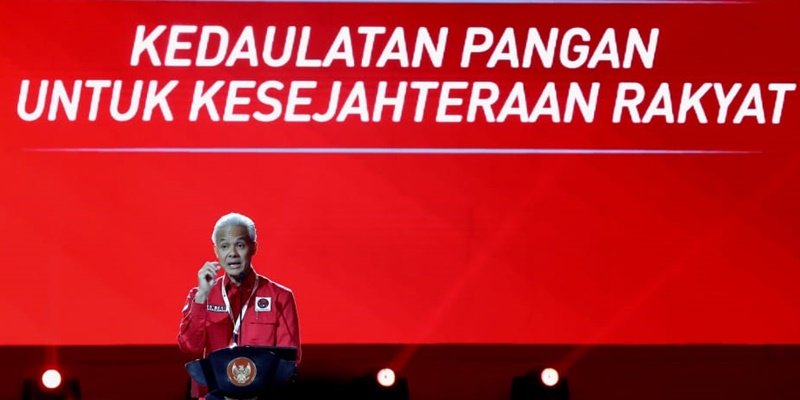 Mesra di Acara Rekernas PDIP dengan Jokowi, Ganjar Sadar Elektabilitasnya Stagnan