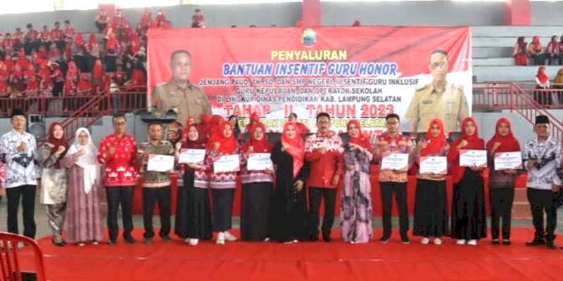 Terima Insentif Tahap II, 4.986 Guru di Lampung Selatan Bisa Kembali Tersenyum