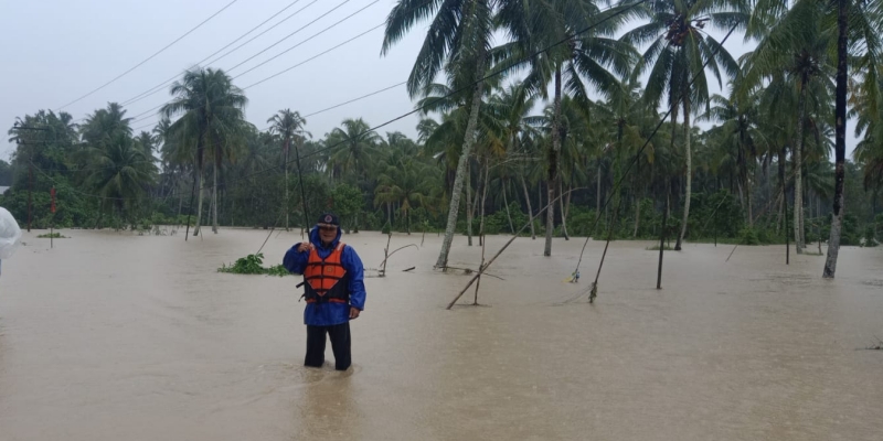 Hendak Berangkat Kampus, Seorang Mahasiswi Terseret Arus Banjir di Nias Selatan