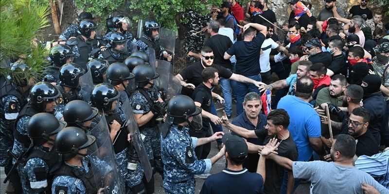 Geruduk Kedubes Azerbaijan, Massa Lebanon Bentrok dengan Pasukan Keamanan