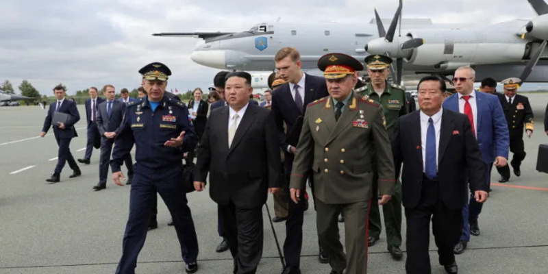 Menhan Rusia Tunjukkan Rudal Hipersonik "Kinzhal" pada Kim Jong Un