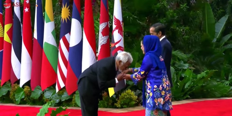 Hadir di KTT ASEAN, Perdana Menteri Timor Leste Cium Tangan Iriana