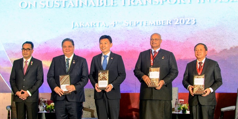 Di KTT ASEAN, Menko Airlangga Pamer MRT hingga LRT Jabodebek