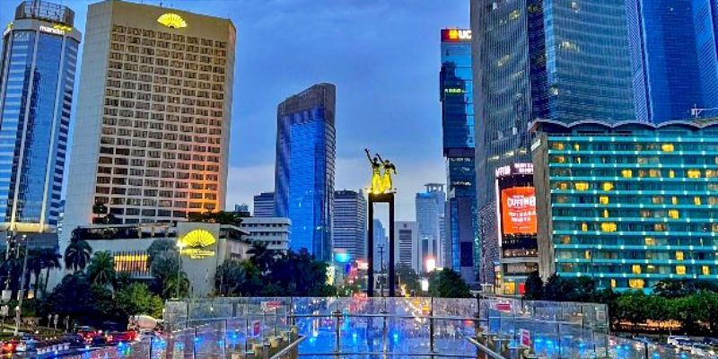 Selasa, Langit Jakarta Cerah Berawan